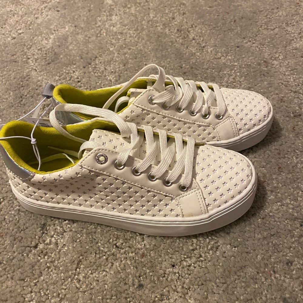 Old navy girls sneakers